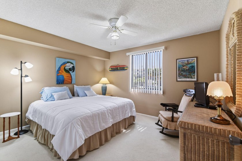 Enjoy spectacular marina views from your living room, kitchen - photo 16