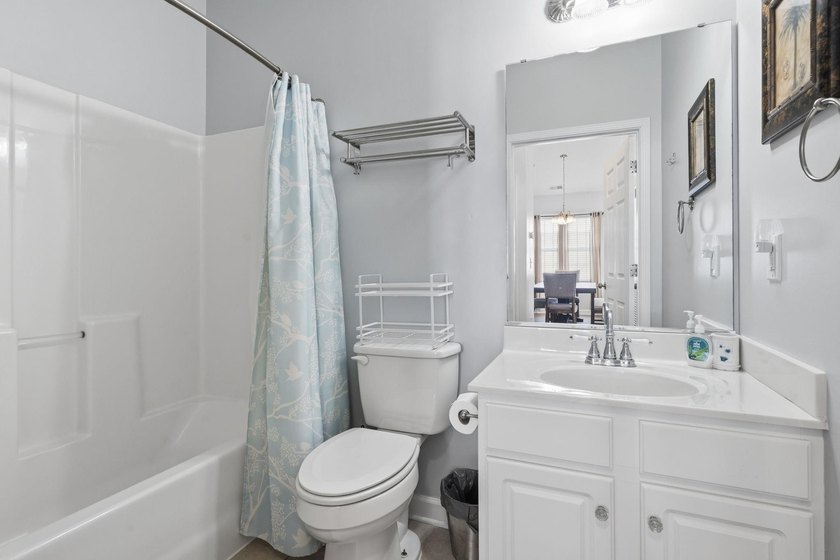 Beautiful and updated light bright third floor end unit in one - photo 26