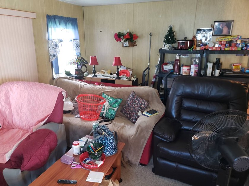 Lots of potential with this 2 bedroom doublewide. Home has - photo 3