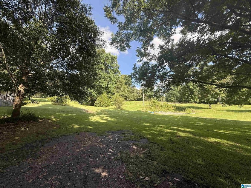 Welcome home to this 3 bedroom 2 bath home nestled off of - photo 5