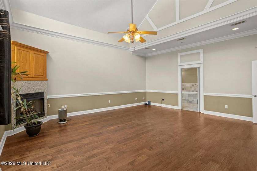 Experience the perfect balance of rustic elegance, privacy, and - photo 15