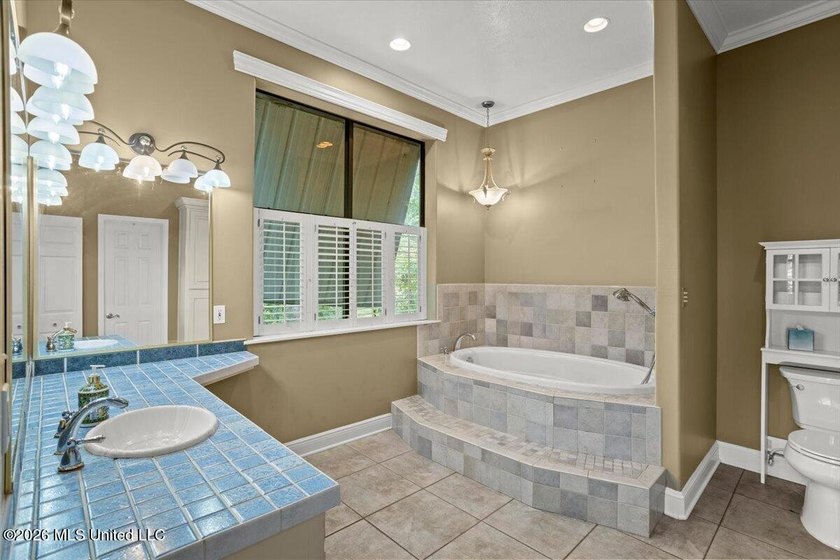 Experience the perfect balance of rustic elegance, privacy, and - photo 18