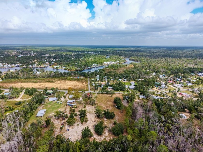 Charming old Florida cracker-style home on 4.2 acres in - photo 21