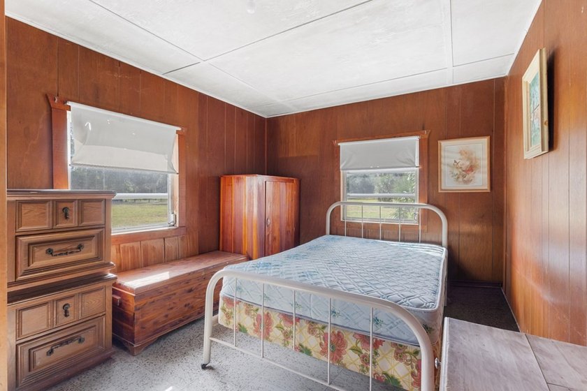 Charming old Florida cracker-style home on 4.2 acres in - photo 23