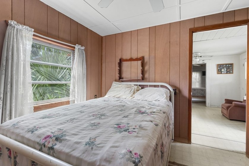Charming old Florida cracker-style home on 4.2 acres in - photo 24