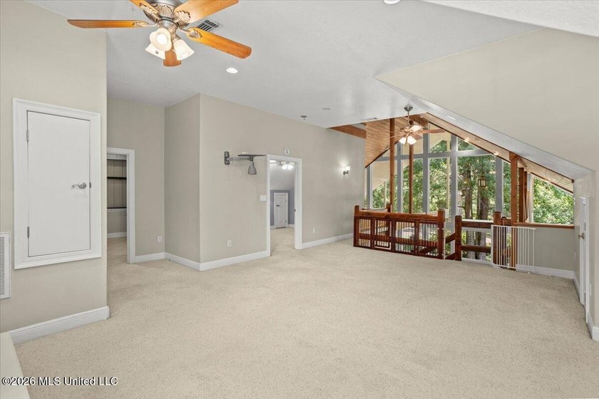 Experience the perfect balance of rustic elegance, privacy, and - photo 24