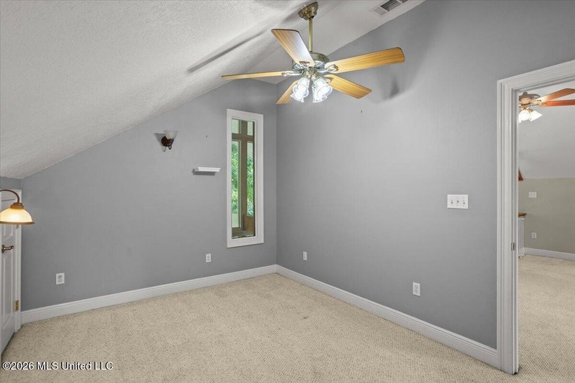 Experience the perfect balance of rustic elegance, privacy, and - photo 29