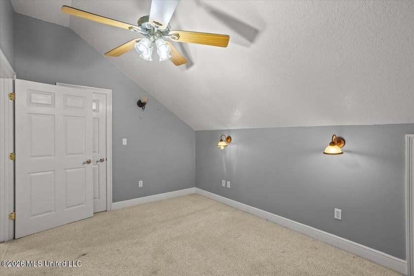 Experience the perfect balance of rustic elegance, privacy, and - photo 31