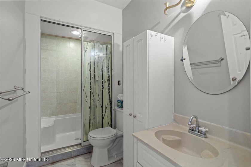 Experience the perfect balance of rustic elegance, privacy, and - photo 33