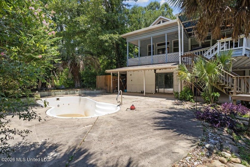 Experience the perfect balance of rustic elegance, privacy, and - photo 45