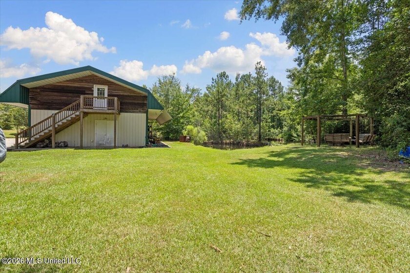 Experience the perfect balance of rustic elegance, privacy, and - photo 48
