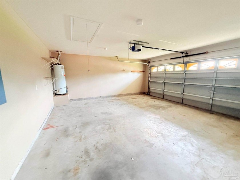 Welcome to this beautifully maintained 4-bedroom, 2-bath brick - photo 13