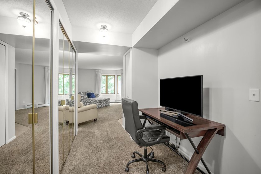Welcome home to luxury, resort-style living at Glen Atrium - photo 13