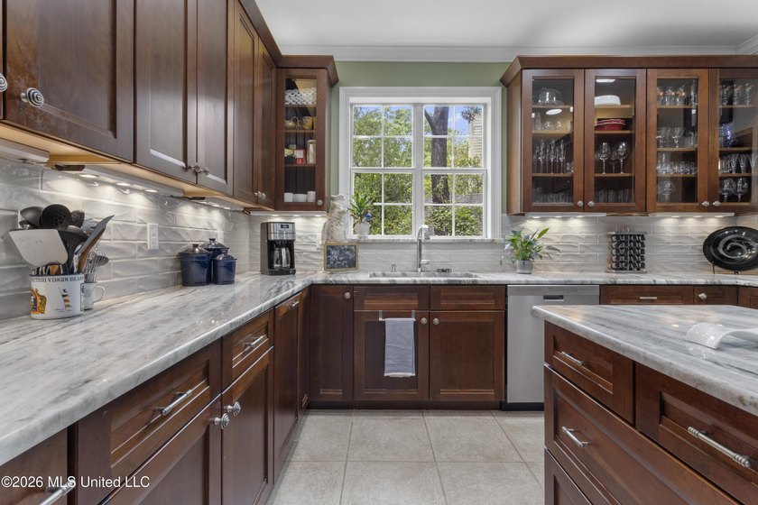 Stunning Bayou View Beauty with Custom Features &amp; Entertainer's - photo 20