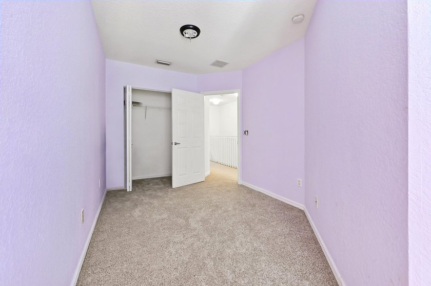 Welcome to this charming 3-bedroom, 2.5-bathroom townhouse - photo 21