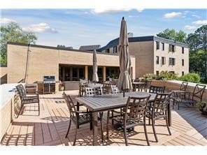Welcome home to luxury, resort-style living at Glen Atrium - photo 25
