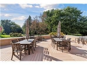 Welcome home to luxury, resort-style living at Glen Atrium - photo 26