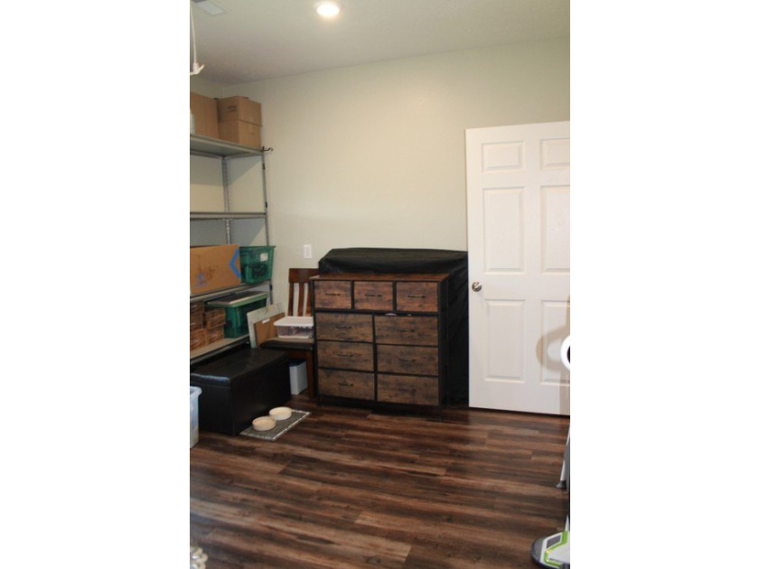Outstanding Home in Desirable Cottonwood Road Area - Near New - photo 33