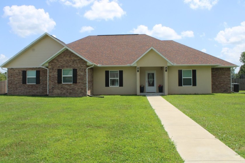 Outstanding Home in Desirable Cottonwood Road Area - Near New - photo 49