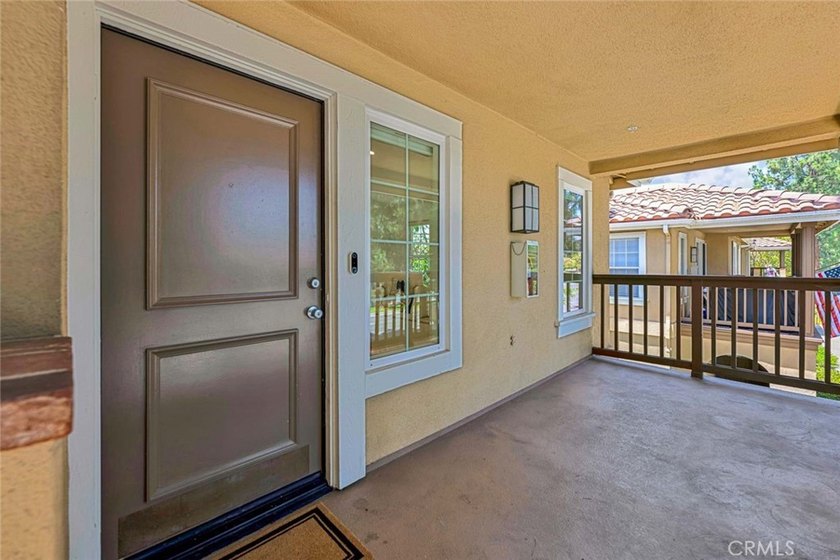 Welcome to 186 Gallery Way, a Turnkey Home Located in the Highly - photo 4