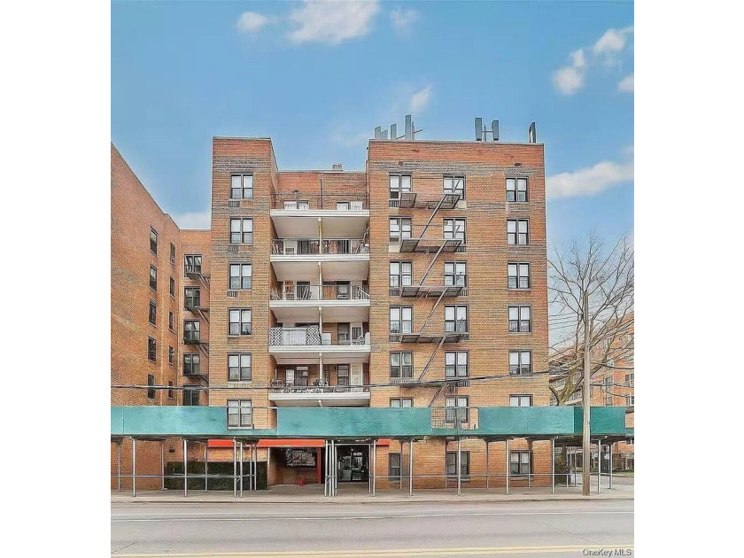 Spacious 2-Bedroom, 1-Bath Co-op in the heart of Flushing! This - photo 2