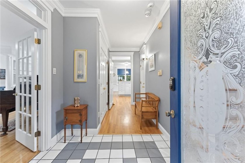 BEAUTIFUL CUSTOM BUILT HOME ON A CUL-DE-SAC WITH 1.6 ACRES OF - photo 28