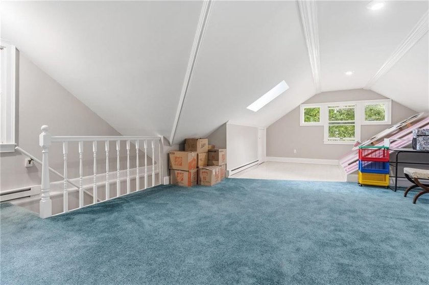 BEAUTIFUL CUSTOM BUILT HOME ON A CUL-DE-SAC WITH 1.6 ACRES OF - photo 31