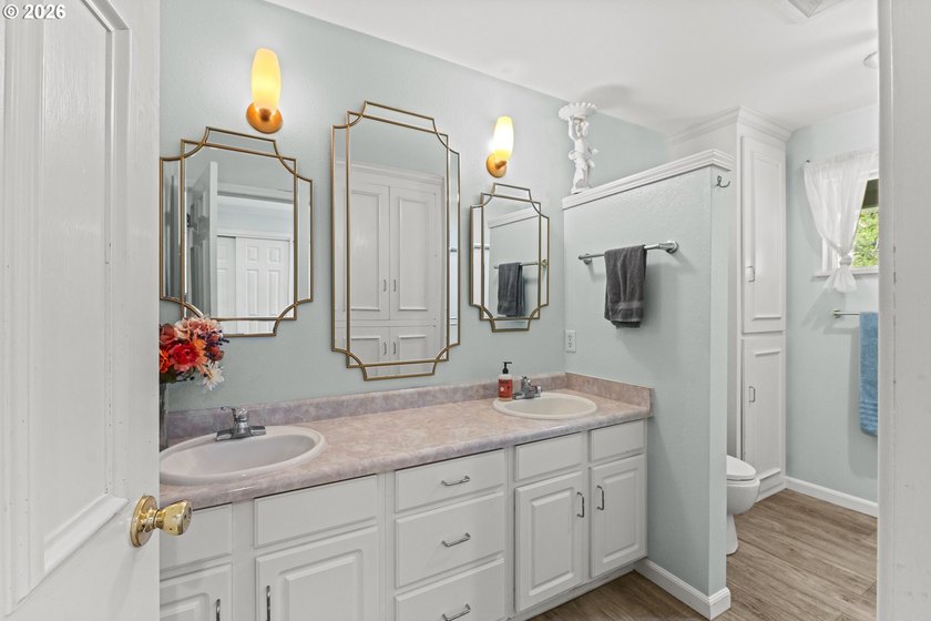 Experience the best of country living in this custom-built, 2 - photo 14