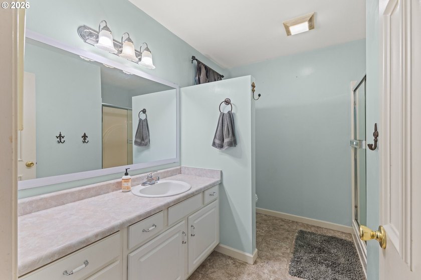 Experience the best of country living in this custom-built, 2 - photo 18