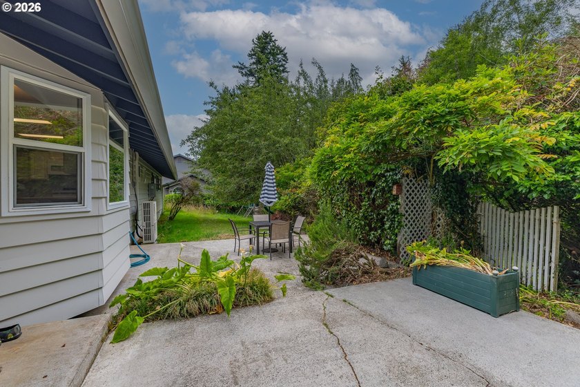 Experience the best of country living in this custom-built, 2 - photo 28