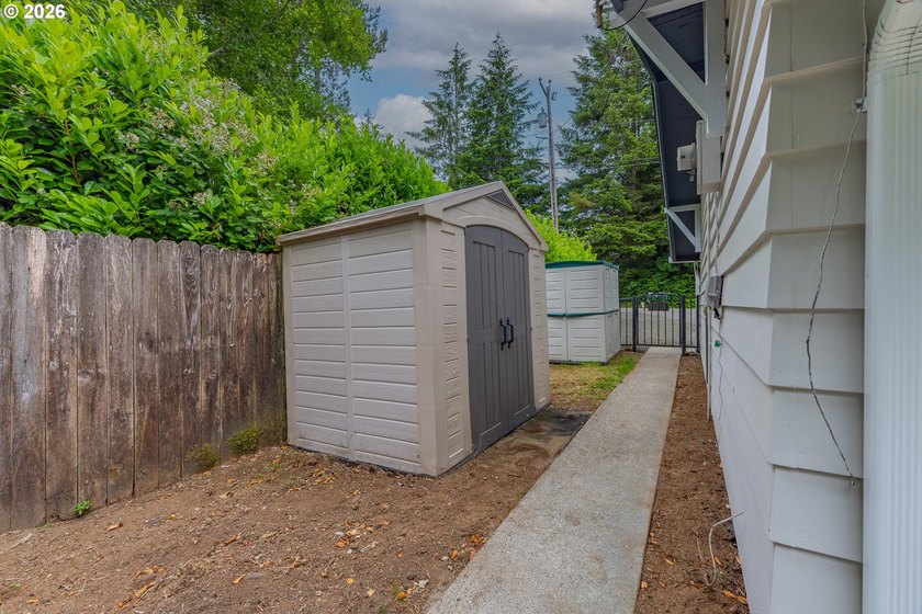 Experience the best of country living in this custom-built, 2 - photo 30