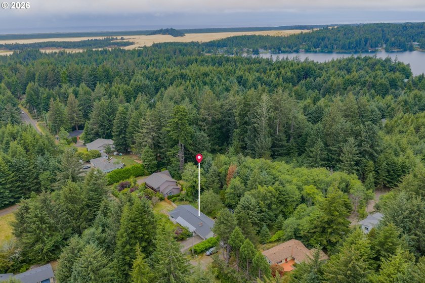 Experience the best of country living in this custom-built, 2 - photo 40