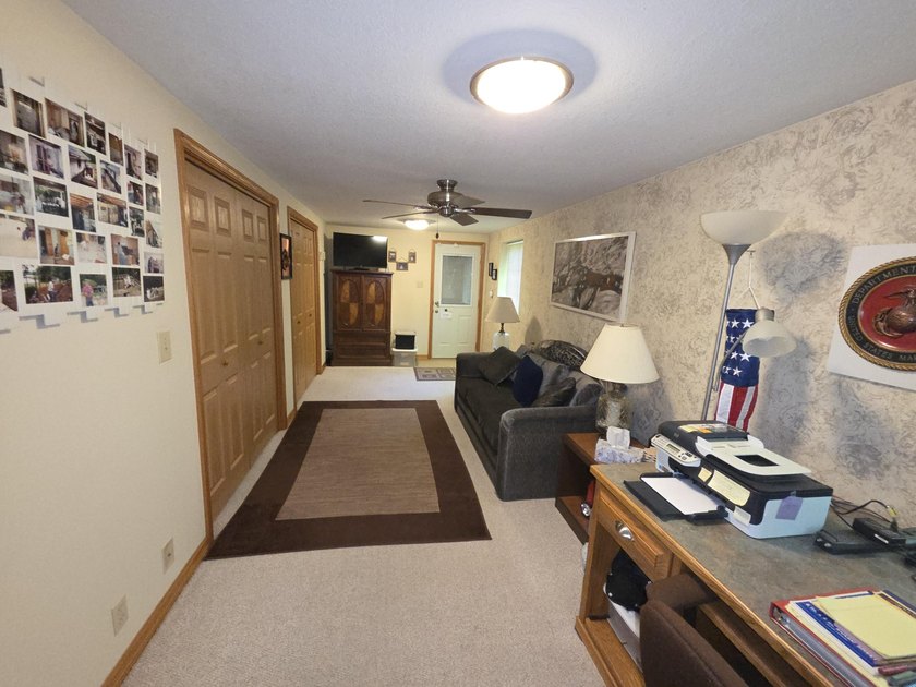Lake living with lots of space!! WATERFRONT property, a GUEST - photo 23