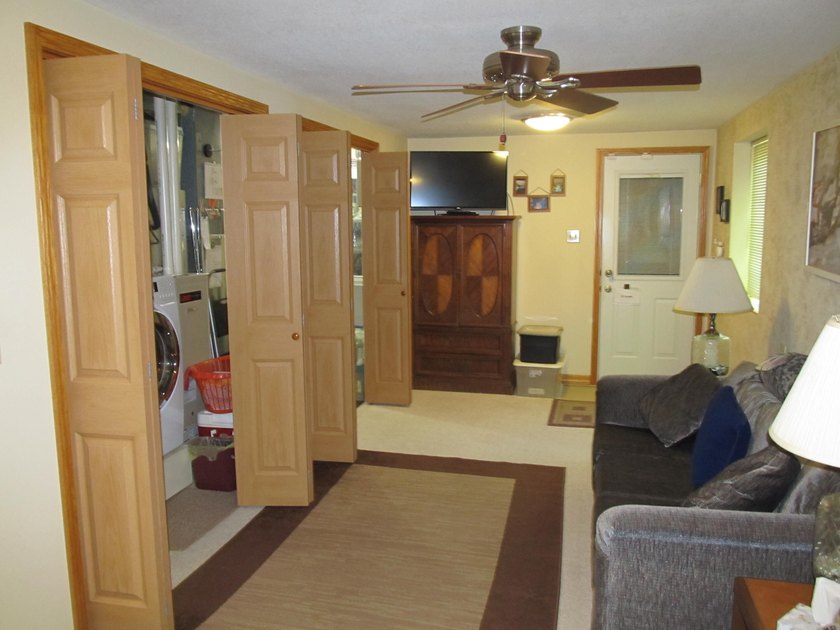 Lake living with lots of space!! WATERFRONT property, a GUEST - photo 24