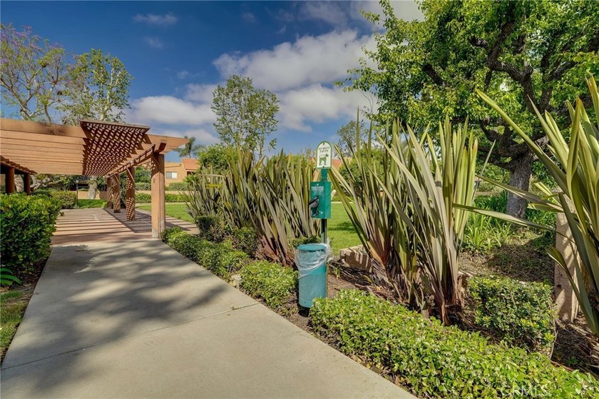 Experience true coastal living in this beautiful two-bedroom - photo 25