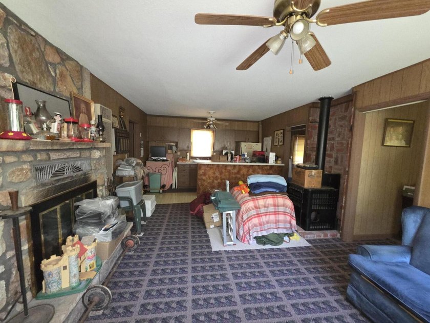 Lake living with lots of space!! WATERFRONT property, a GUEST - photo 39