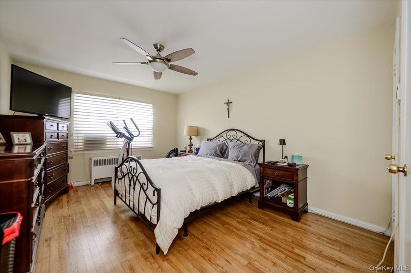 Welcome to this beautifully maintained all-brick multi-family - photo 25