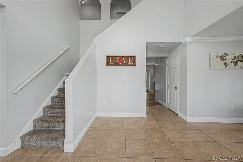 Welcome to this beautifully maintained one-owner pool home - photo 15