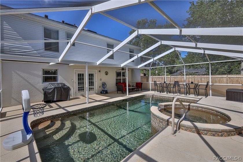 Welcome to this beautifully maintained one-owner pool home - photo 27