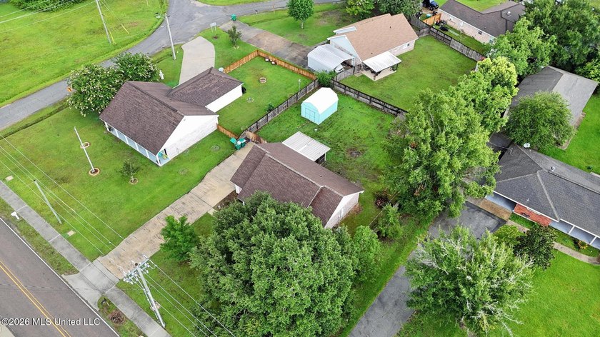 Welcome Home! This home is located in the heart of Waveland - photo 28