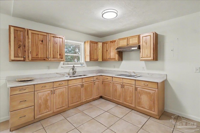 Welcome to this beautifully updated 3-bedroom, 2-bath brick home - photo 30