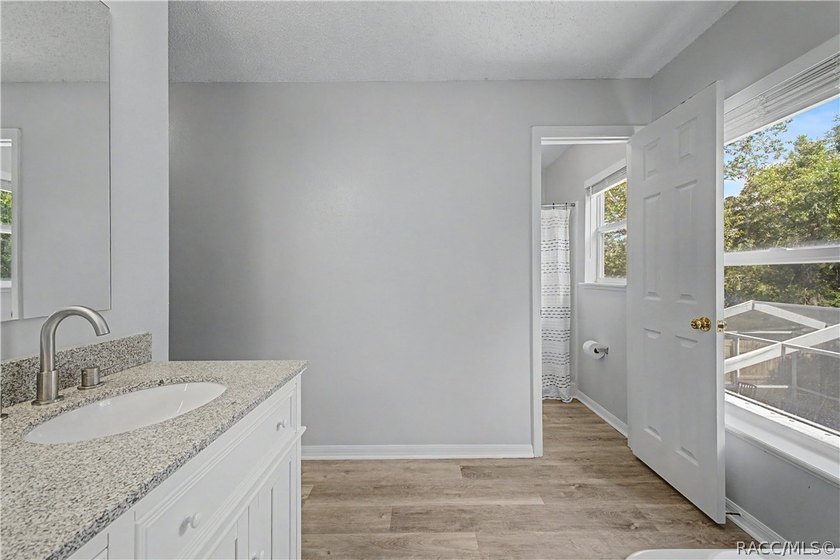 Welcome to this beautifully maintained one-owner pool home - photo 33
