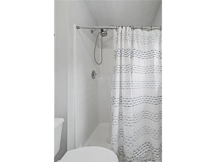 Welcome to this beautifully maintained one-owner pool home - photo 34