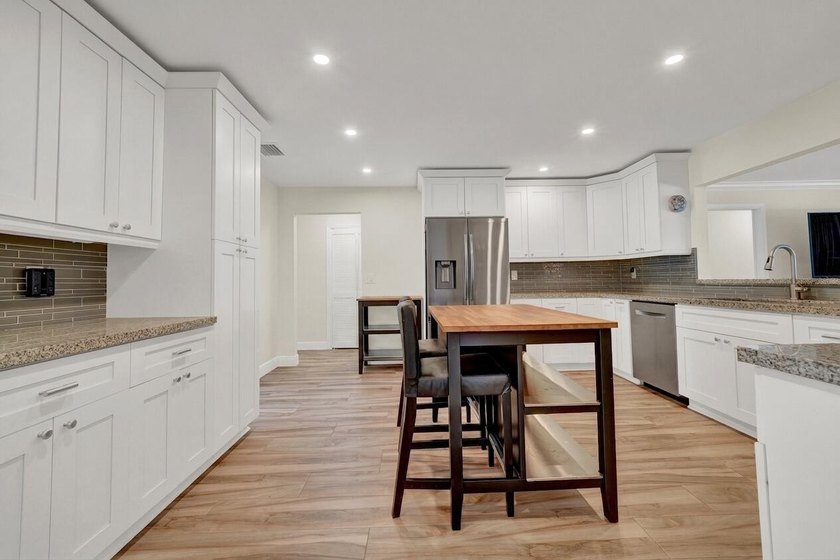 Welcome to this beautifully maintained golf course residence in - photo 13