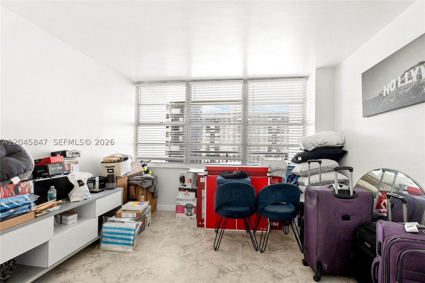 Spacious 2-Bedroom Waterfront Condo in Aventura. Enjoy modern - photo 15