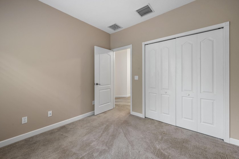 This River Oaks townhome has over 1,900 feet of living area! - photo 18