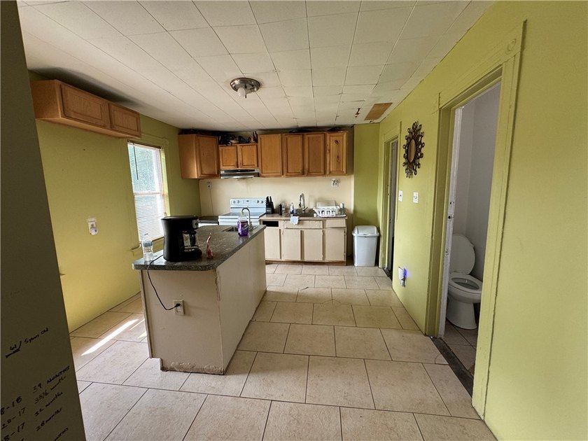 Welcome to 604 Upper Falls Blvd! This home offers two completely - photo 21