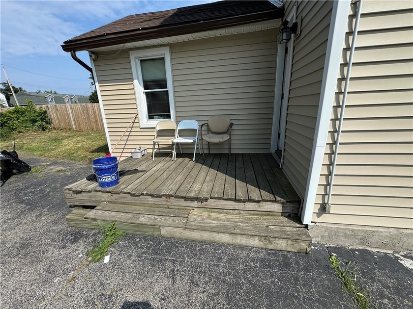 Welcome to 604 Upper Falls Blvd! This home offers two completely - photo 31