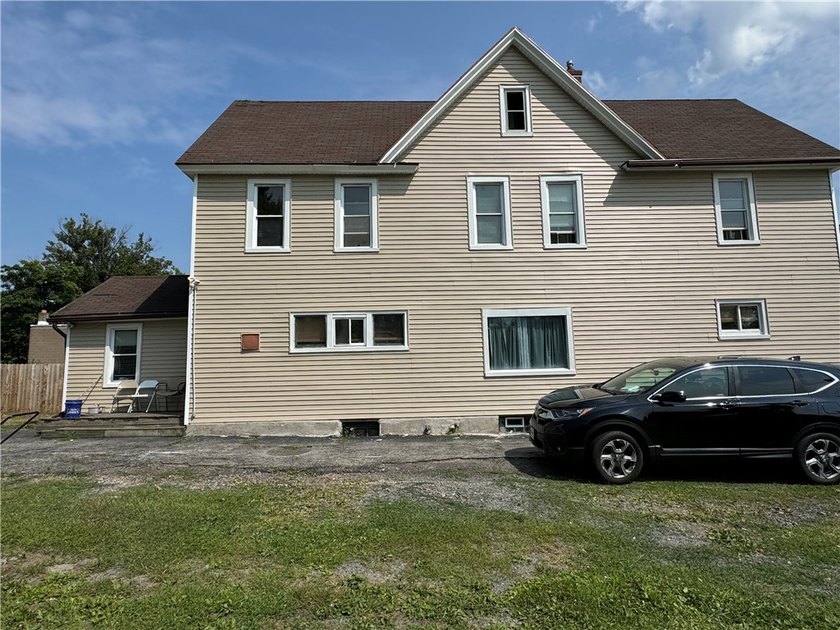 Welcome to 604 Upper Falls Blvd! This home offers two completely - photo 32