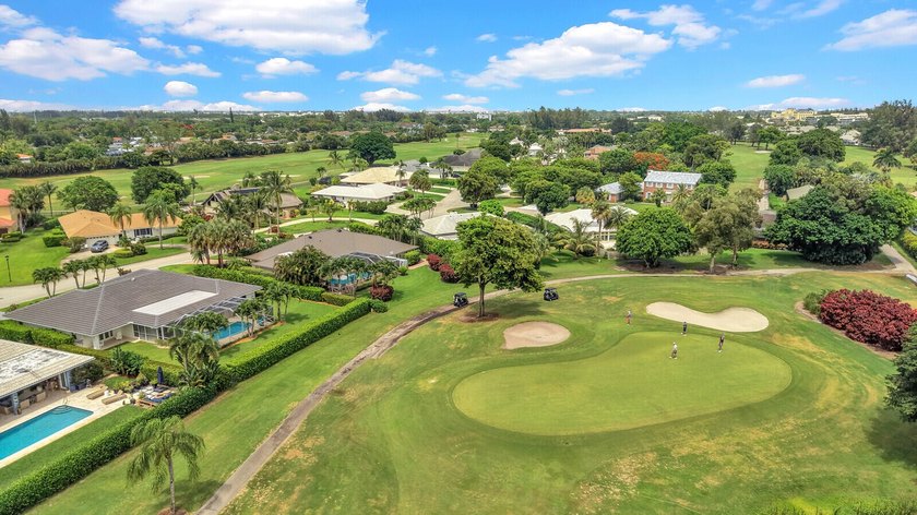 Welcome to this beautifully maintained golf course residence in - photo 34